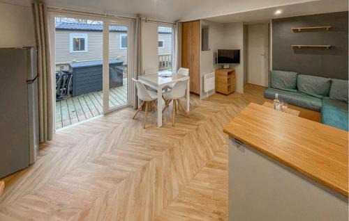Lauwersoog Other | Amazing Stacaravan In Lauwersoog