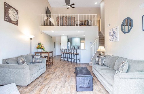 Kaiser Condo | Amazing Views from Balcony, Loft & Gated Pool