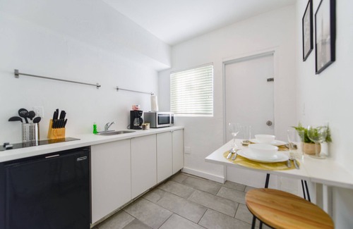 Northeast Miami Condo | Amazing Zen Studio 15 min from the beach