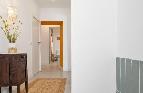 Estremoz House | Amber and Rust Estremoz City House
