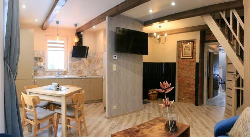 Klaipeda District Municipality House | Amber House su sūkurine vonia