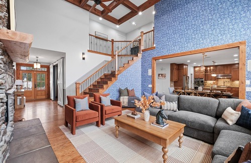 Joelton House | Amenity Packed Property, Perfect for Large Groups– Pool/Theatre/Karaoke/Gym +