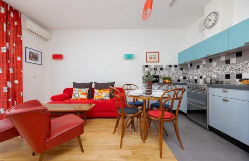 Powisle Apartment | American Retro Apartment with Balcony Warsaw Powiśle by Noclegi Renters