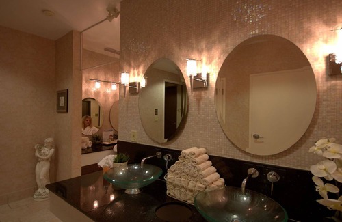 Niagara Falls Resort | Americana Waterpark Resort and Spa