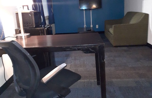 Phenix City Hotel | Americas Best Value Inn & Suites Phenix City