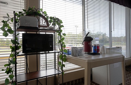 Newnan Hotel | Americas Best Value Inn Newnan