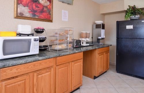 Moon Township Hotel | Americas Best Value Inn Pittsburgh Airport