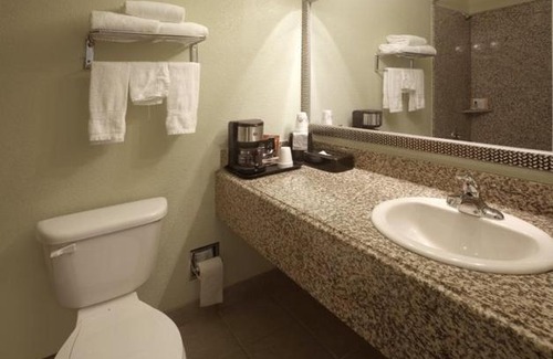 Waco Hotel | Americas Best Value Inn Waco - Franklin Avenue