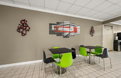 Wilson Hotel | Americas Best Value Inn - Wilson
