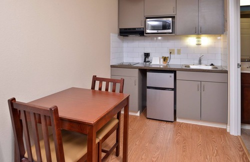 Barton Hotel | Americas Best Value Inn & Suites St. Clairsville Wheeling