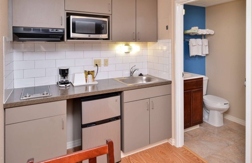 Barton Hotel | Americas Best Value Inn & Suites St. Clairsville Wheeling