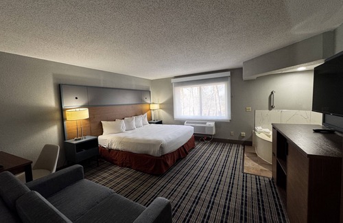 White Bear Lake Hotel | AmericInn by Wyndham White Bear Lake St. Paul