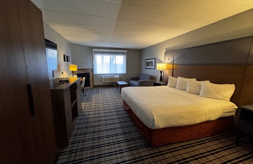 White Bear Lake Hotel | AmericInn by Wyndham White Bear Lake St. Paul
