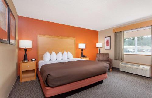 Boscobel Hotel | AmericInn by Wyndham Boscobel