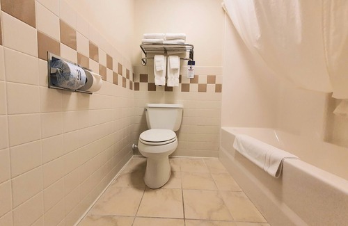 Waconia Hotel | AmeriVu Inn & Suites - Waconia