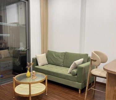 Gia Lam Hotel | Amhome Nhà Có Khách Ghé Chơi