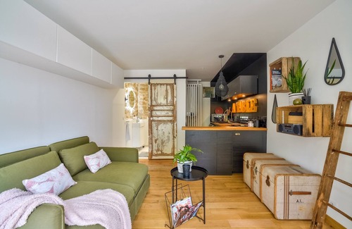 Auvers-sur-Oise Apartment | Amman - Self-contained studio with garden terrace