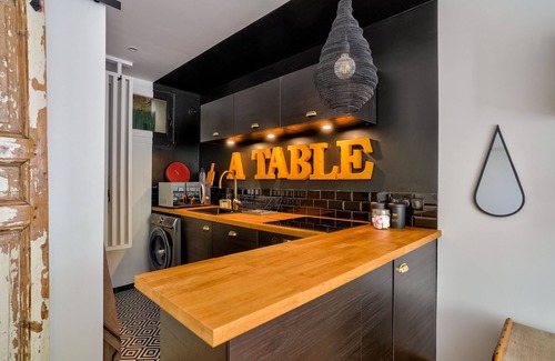 Auvers-sur-Oise Apartment | Amman - Self-contained studio with garden terrace