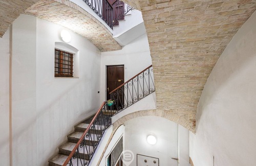 Historic Castle District House | Amo Castle Rooms - Suite Grey