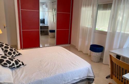 Montequinto House | Amplia con baño compartido