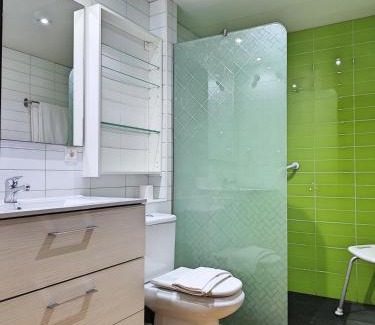 Valdeolleros Apartment | Amplio y Moderno Apartamento Lorenzo Ferreira