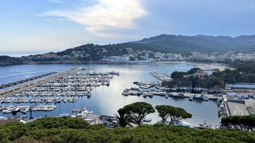 Sant Feliu de Guixols Apartment | An apartment with an ocean view