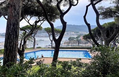 Sant Feliu de Guixols Apartment | An apartment with an ocean view