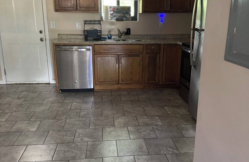 East Point Apartment | An Elevated Stay n15 minutes from Benz Stadium