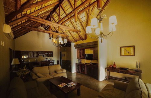 Phalaborwa Villa | An exclusive bushvilla at the Kruger doorstep, within a golf estate.