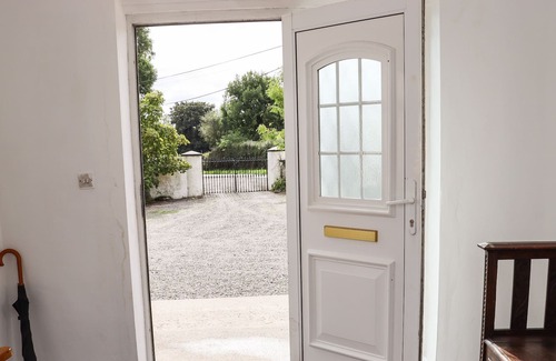 Clonroche House | AN GRIANAN, pet friendly, with open fire in Adamstown, County Wexford