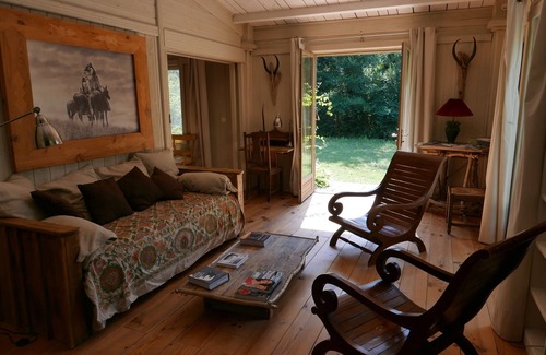 Saint-Etienne-du-Gres Cabin | An oasis in nature, Swimming pool-comfort-nature park-Alpilles gite 60 m2