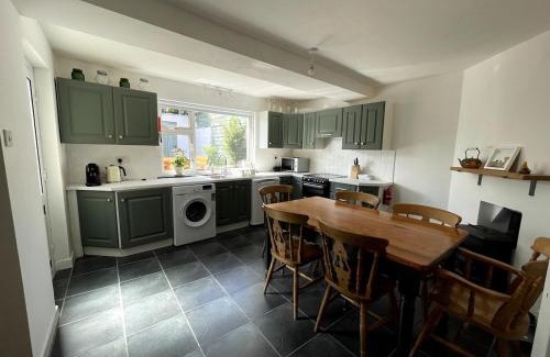 Dungarvan House | An Teach Ban, homely townhouse