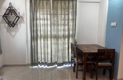Nashik Apartment | Anahat Host all Back Packer 2BHK 2 Bed AC
