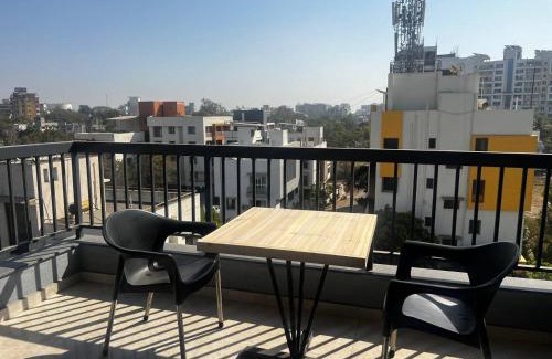 Nashik Apartment | Anahat Host all Back Packer 2BHK 2 Bed AC