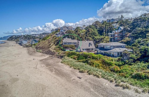 Lincoln City House | Anchor Blue