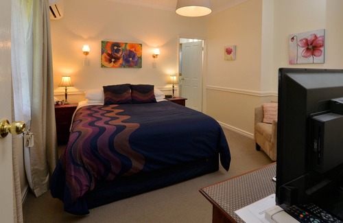 Rockingham House | Anchorage Guest House