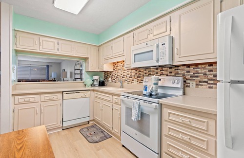 Myrtle Beach Condo | Anchorage I & II by Elliott Beach Rental