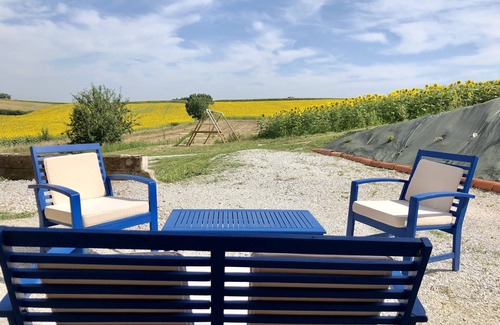 Puylaurens Cottage | Ancien Corps de Ferme au Milieu des Tournesols