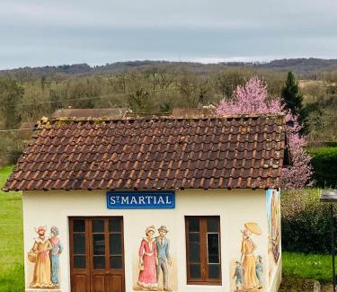 Saint-Martial-d'Albarede Bed & Breakfast | Ancien Relais de Poste The Old Post Office