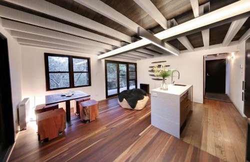 Warburton House | Ancient Future style at Warby Sabi