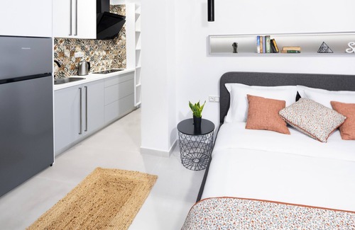 Irakleio House | Andos Cozy & Luxury Upgraded Apartments