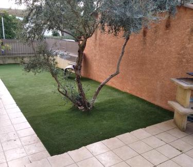 Castelnau-le-Lez Bed & Breakfast | Anemones