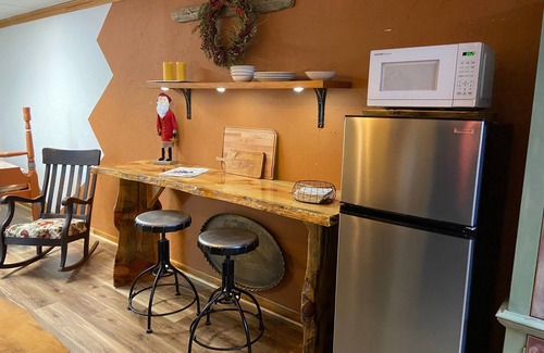 Henderson Apartment | Angler's Den~Kerr Lake Life! Lake Front, Kayaks & Boat Dock
