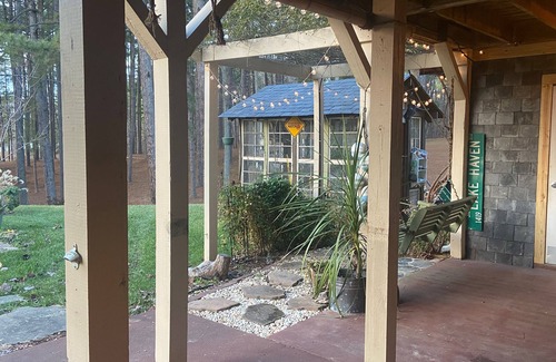 Henderson Apartment | Angler's Den~Kerr Lake Life! Lake Front, Kayaks & Boat Dock
