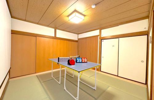 Yugawara Villa | ANGO YUGAWARA New Open 駅から車で9分 デッキで無料でBBQで楽しめる プロジェクターと卓球台あり