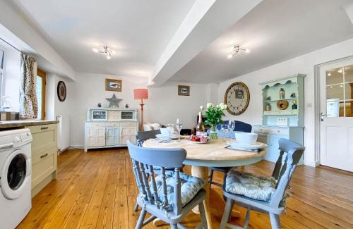 Wells House | Anjou Bijou
