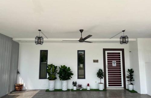 Jalan Bangi House | Anjung Serene + Private Pool (10 pax) @ Semenyih