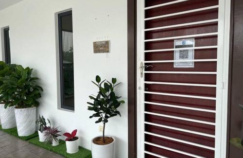 Jalan Bangi House | Anjung Serene + Private Pool (10 pax) @ Semenyih
