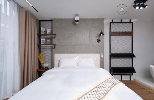 Hang Trong Apartment | Annam Premium - Hanoi - The Church Old Quarter