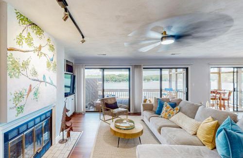 North Shore Apartment | Another Tequila Sunrise